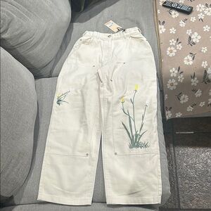 Floral Embroidered Cream Pants